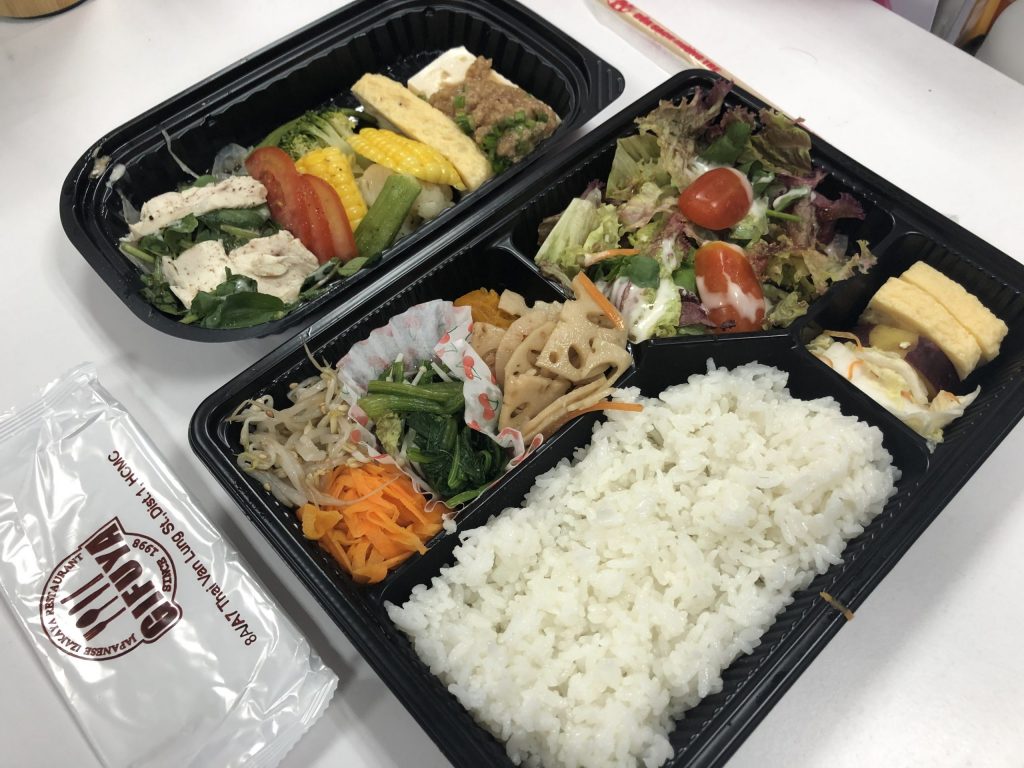 岐阜屋 のランチをベトナム人がデリバリー注文してみた 岐阜屋 のランチをベトナム人がデリバリー注文してみた