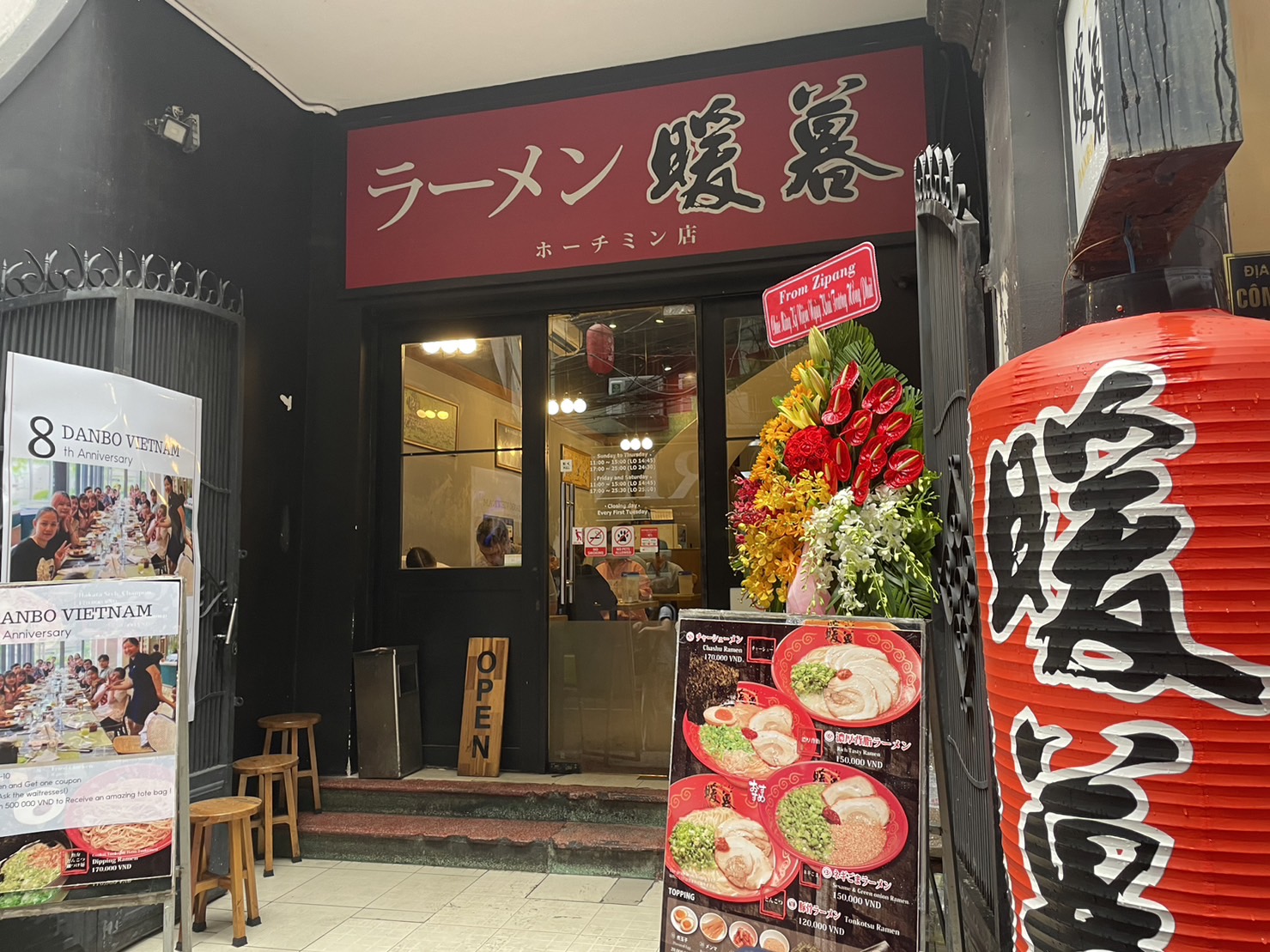 博多の味をベトナムへ！ラーメン暖暮